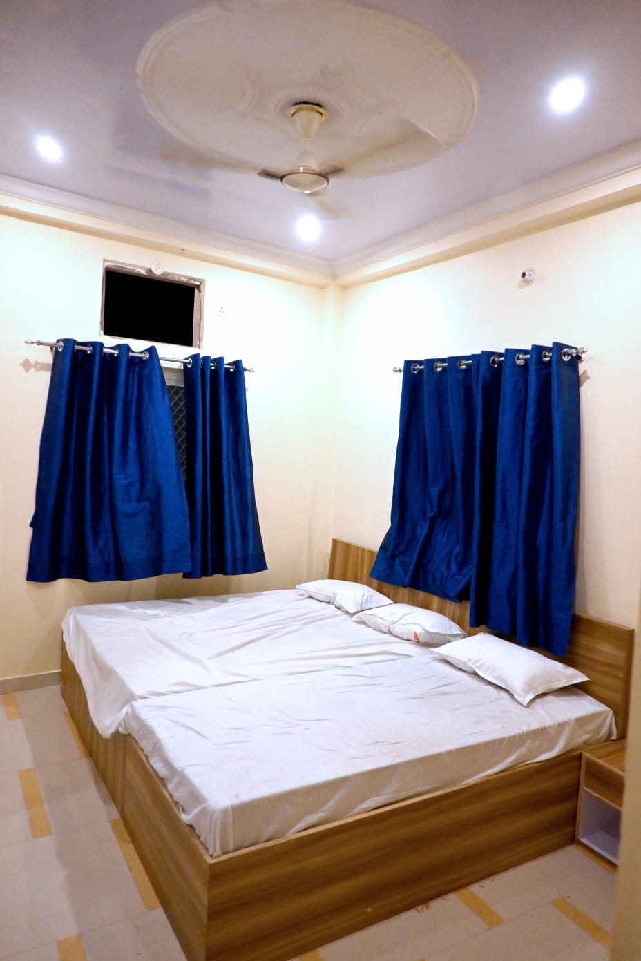 Triple Bed Room